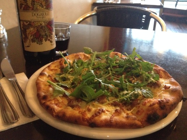 Special Nov 6-9: Extra virgin olive oil base, mozzarella, homemade pork/fennel salsicce (sausage), apple and fresh rocket - yum!